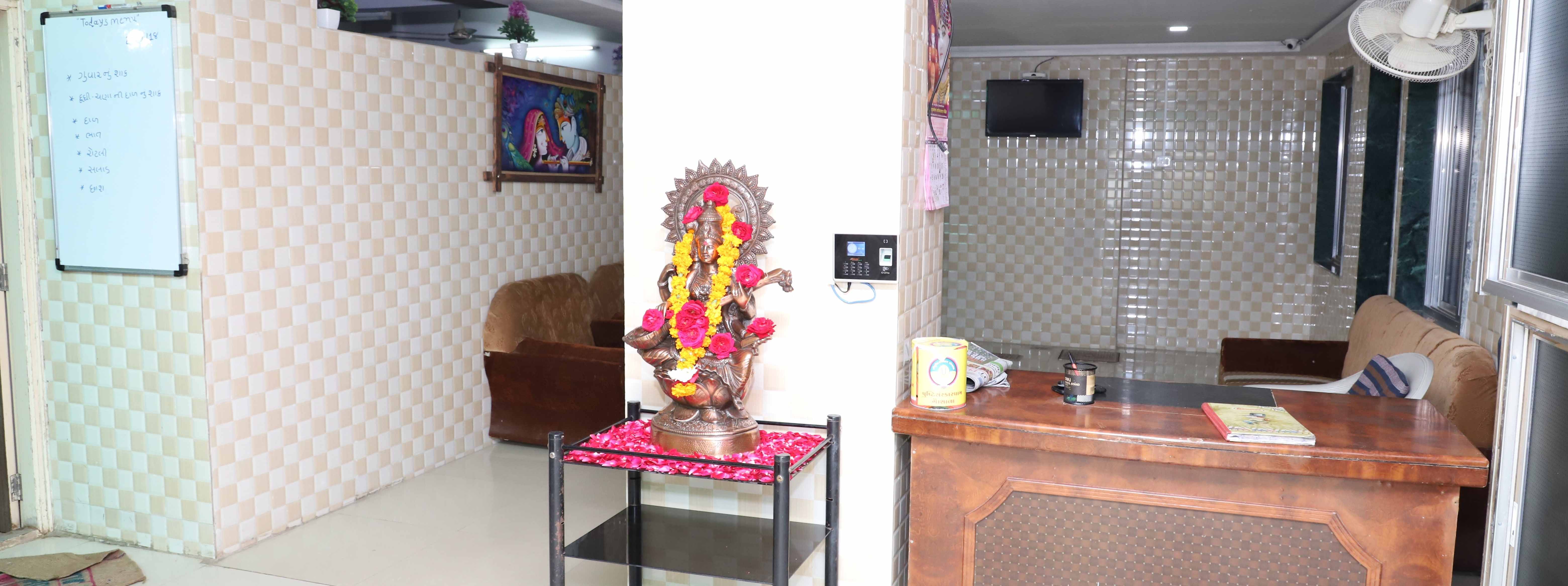 sanskruti girls hostel at kalawad road rajkot